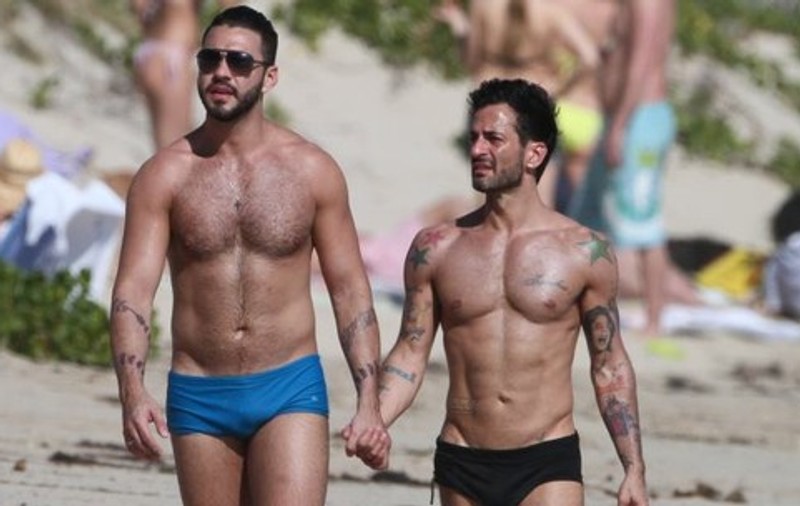 Poze: Vedete gay în ipostaze intime