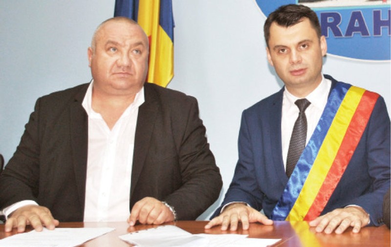 Viceprimarul îl face ”habarnist” pe primarul Ploieștiului, după ce acesta l-a demis pe directorul clubului unde a lucrat asistentul medical cercetat pentru agresiune sexuală. Reacția primarului: ”Toacă degeaba sume colosale”