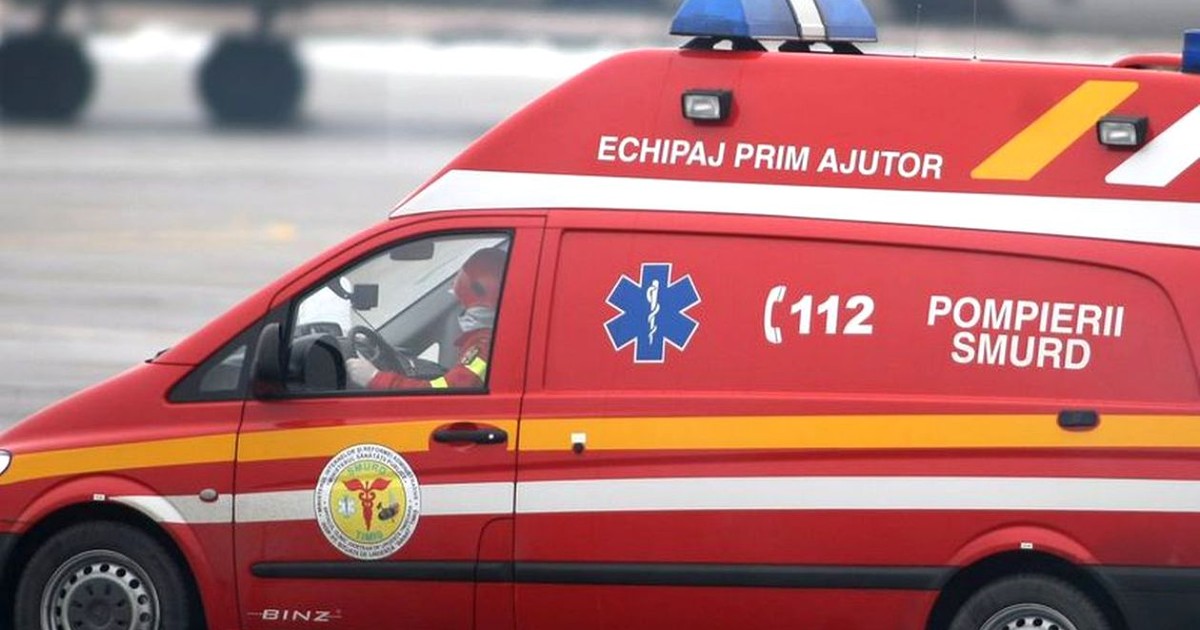Trei persoane, lovite de o ambulanță pe o trecere de pietoni din Câmpina