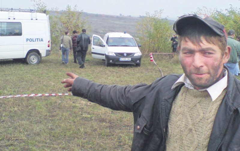Au găsit dezbrăcat cadavrul fetiţei de doi ani