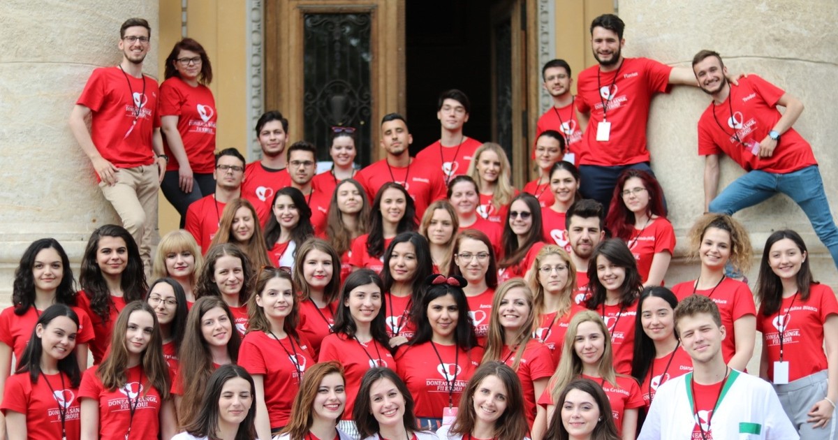 Medicinistii de la UMF Carol Davila , in campania ”„Donează sânge! Fii erou!”