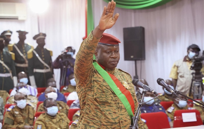 Armata l-a răsturnat pe președintele ajuns la putere după o lovitură de stat din ianuarie, în Burkina Faso