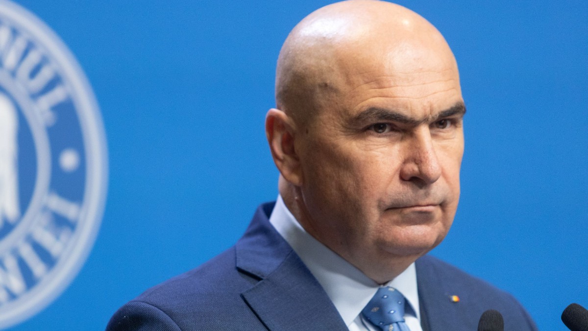 Ilie Bolojan în fața microfoanelor