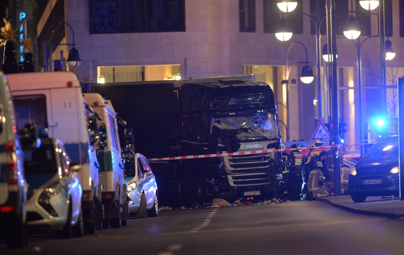 Atentat cu 12 morți în Berlin |  Suspectul pakistanez a fost eliberat. ISIS a revendicat atacul