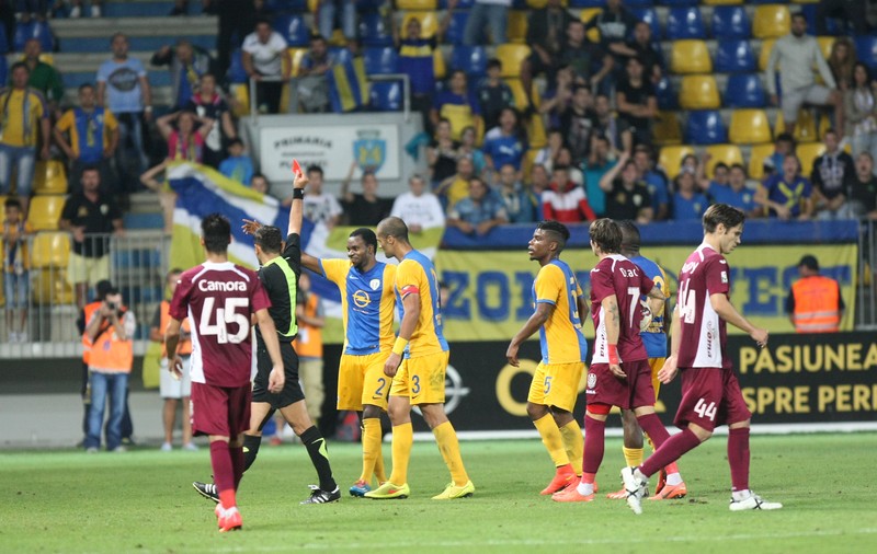Sancțiuni drastice pentru Petrolul, după incidentele din meciul cu CFR Cluj