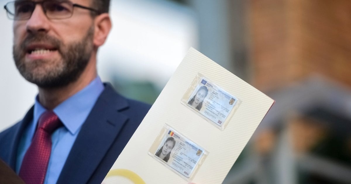Așa arată cartea electronică de identitate