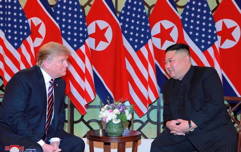 Donald Trump spune că a primit o scrisoare ''foarte călduroasă" din partea lui Kim Jong-Un