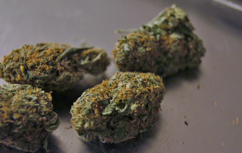 Canada legalizează cannabisul comestibil. Bomboanele și berea cu cannabis rămân pe lista produselor interzise