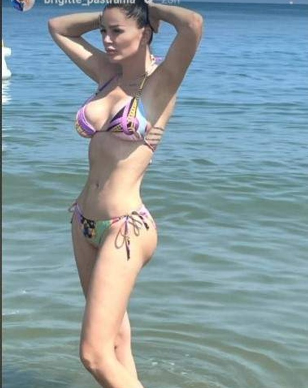 Cum arată Brigitte Pastramă în costum de baie. A slăbit și are implant fesier