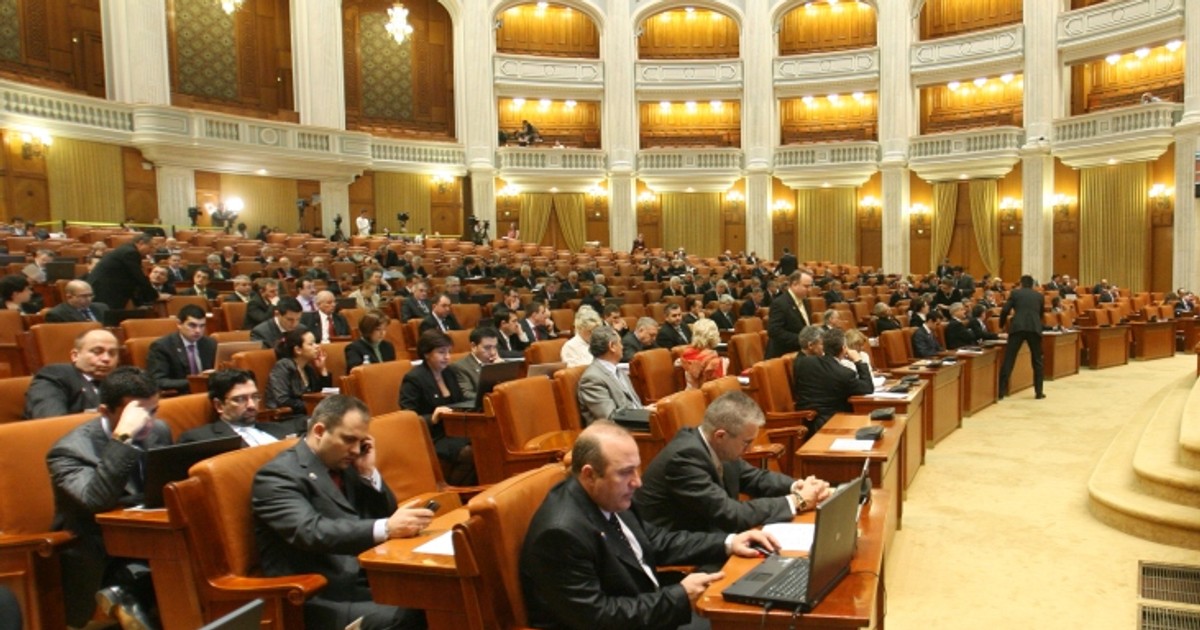 Parlamentul a adoptat Legea uceniciei