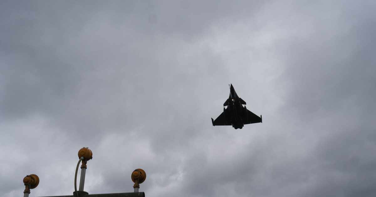 FILED - 03 June 2024, Schleswig-Holstein, Jagel: A fighter jet on approach during the NATO "Tiger Meet" air force training exercises "Tiger Meet" on the airfield of the Tactical Air Force Wing 51 "Immelmann". The Ukrainian ambassador to Germany has repeated his call for a defence system against Russian air attacks on western Ukraine to be set up on NATO territory. Oleksii Makeiev wrote in an article for the German news site Zeit Online that Russian missiles and drones should be intercepted by weapon systems located on the other side of the Ukrainian border in neighbouring countries