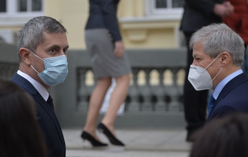 Mai mulți lideri USR-PLUS vor schimbarea premierului Cîțu, ca să rămână la guvernare - surse
