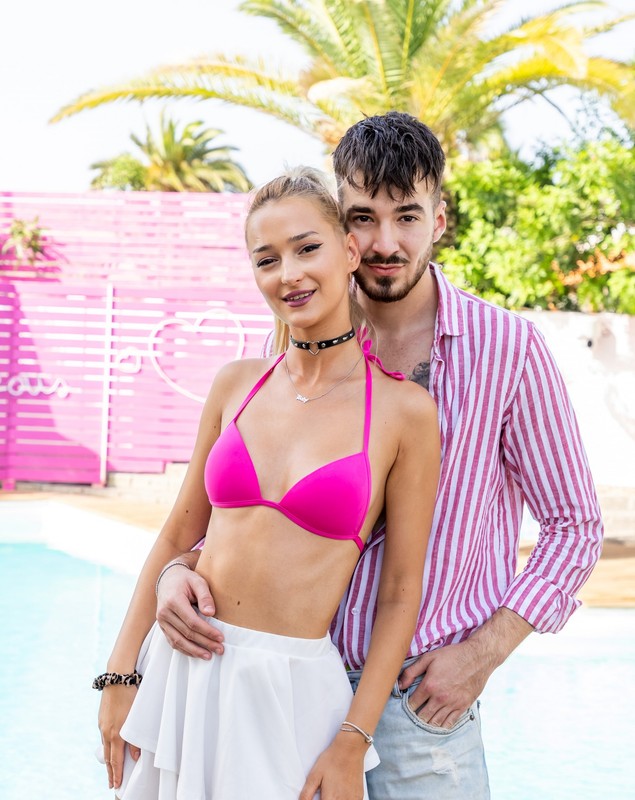 Un concurent se întoarce în vila Love Island România. S-a lăsat cu lacrimi pentru unul dintre băieți