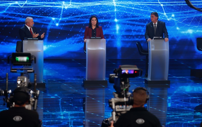 Jair Bolsonaro, derapaj la adresa unei jurnaliste, în timpul unei dezbateri electorale televizate: „Cred că te culci gândindu-te la mine"