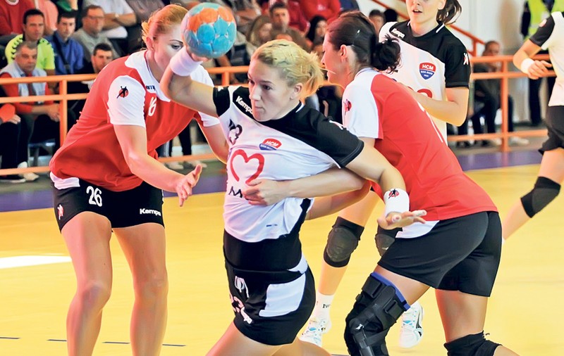 Timeea Tătar speră ca HCM Baia Mare să obţină prima victorie în grupele Ligii Campionilor: «Locul 3 ar fi o mare performanţă»