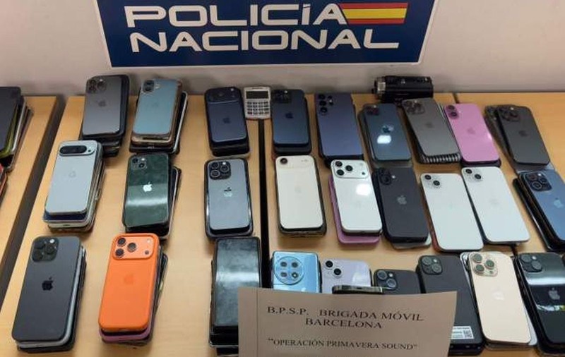 Român prins cu 139 de telefoane furate în timpul unui festival din Barcelona. De ce a fost poreclit „catâr” de polițiștii spanioli