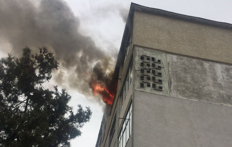Explozie puternică urmată de incendiu într-un apartament din municipiul Constanța| FOTO&VIDEO