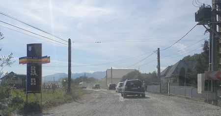 Drumul e în continuare în șantier