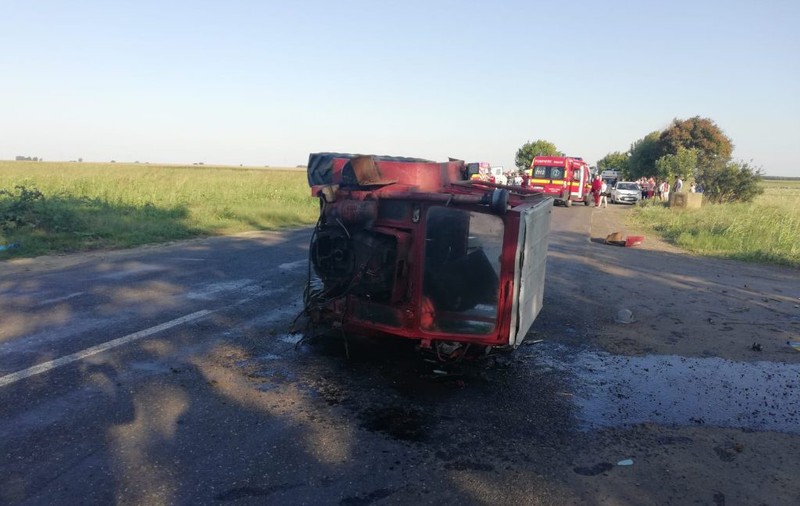 Tractoristul care a provocat accidentul cu zece răniți, din județul Buzău, a fost reținut. Bărbatul fugise de la locul faptei