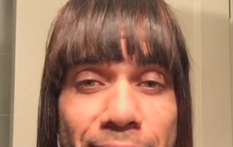 Brazilianul Dani Alves, fundașul Barcelonei, s-a transformat în femeie! / VIDEO