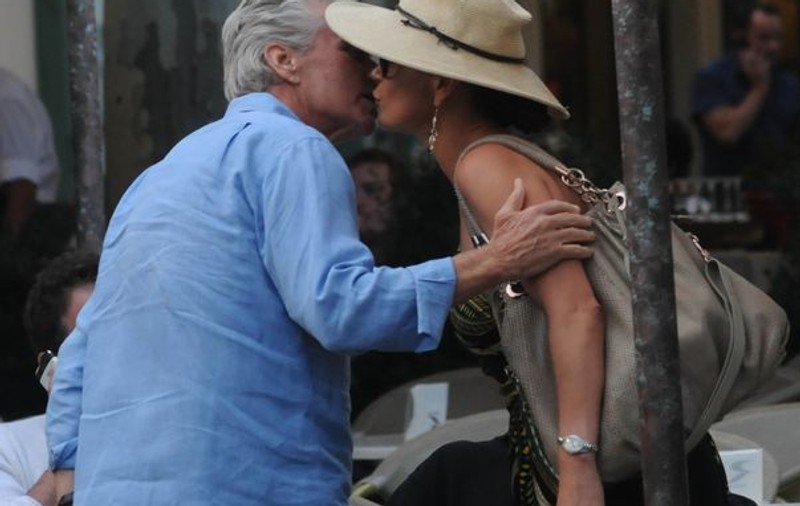 Foto | Ce pupăcioși sunt Michael Douglas și Catherine-Zeta Jones!