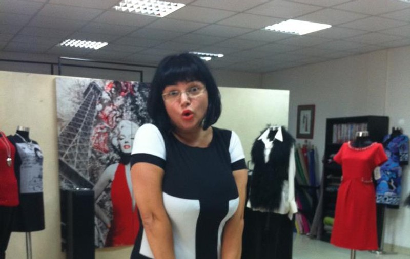 A slăbit 40 de kilograme şi arată UIMITOR! Iat-o pe Ozana Barabancea în ROCHIŢE DE O PALMĂ! FOTO