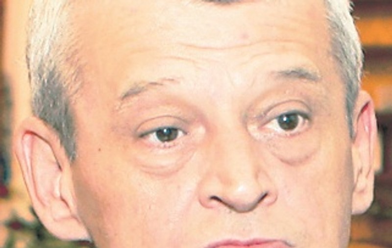 Oprescu vrea să repare străzile cu soldaţii
