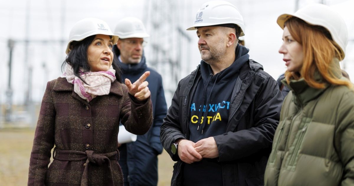 Katherina Reiche, ministrul german al economiei și energieivizitează o substație/centrală termică din Kiev, însoțită de ministrul energiei din Ucraina, Svitlana Hryntschuk, 25 octombrie 2025