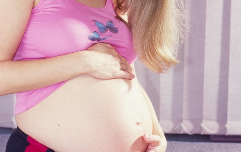 O fetiţă de 12 ani nu a ştiut că e gravidă până când a născut