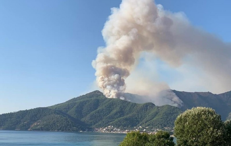 Mărturii ale românilor aflați în Thassos. „Credeam că sunt gâze, dar era cenușă ce cădea de sus” - VIDEO