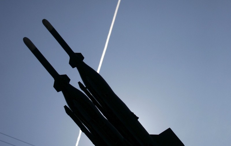 Cu războiul la frontieră, România nu produce nici măcar praf de pușcă. Soluțiile pentru a dinamiza producția de armament