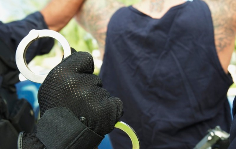 Arestat preventiv după ce a încercat să molesteze copii de 7 şi 8 ani