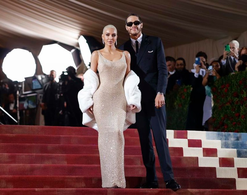 Kim Kardashian și Pete Davidson s-au despărțit după 9 luni de relație. Ce s-a întâmplat între cei doi îndrăgostiți
