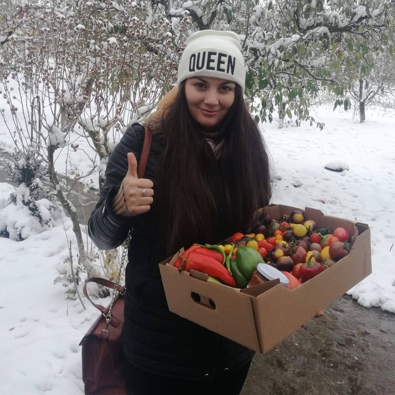 Anca-Elena Ursu și o parte din produsele de la ferma din Vaslui