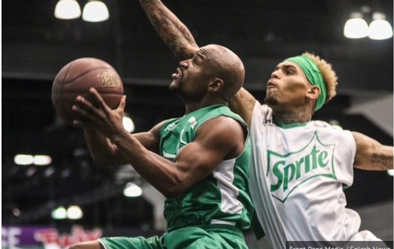 Mayweather a jucat baschet cu rapperul Snoop Dogg / GALERIE FOTO