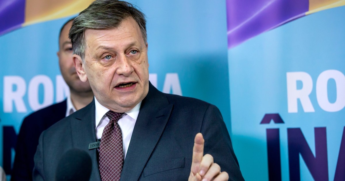Crin Antonescu a ratat turul doi al prezidențialelor 2025, fiind depășit la voturi de George Simion și Nicușor Dan