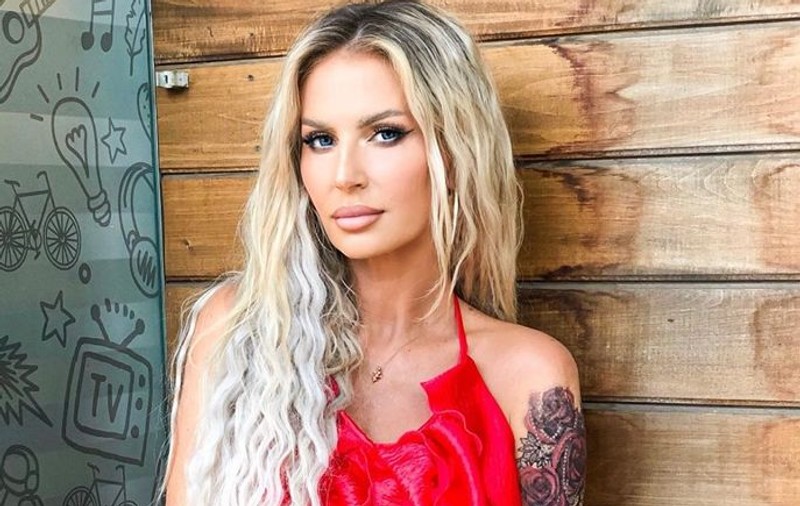 Andreea Bănică dezvăluie secretul unui ten perfect. „E normal să ai grijă de tine”