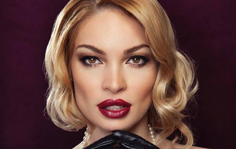Valentina Pelinel a rupt tăcerea despre cererea în căsătorie. “Am fost sunată de Cristi la..”
