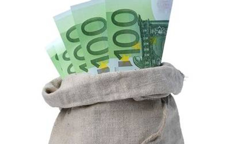 Cum omoară românii găina germană în Bavaria pentru 300 de euro