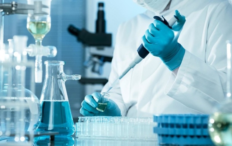 Următorul pas în lupta cu noul coronavirus. Testul care ar putea arăta cine a avut COVID-19, deși nu a prezentat simptome
