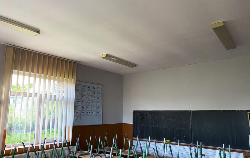 Înainte de începerea școlii, directoarea și 8 profesori ai unui liceu din Argeș au plecat în Tenerife. „Proiectul este derulat demult”