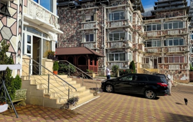 Rețea de cămătari destructurată de DIICOT: împrumuturi cu dobândă 100% și amenințări