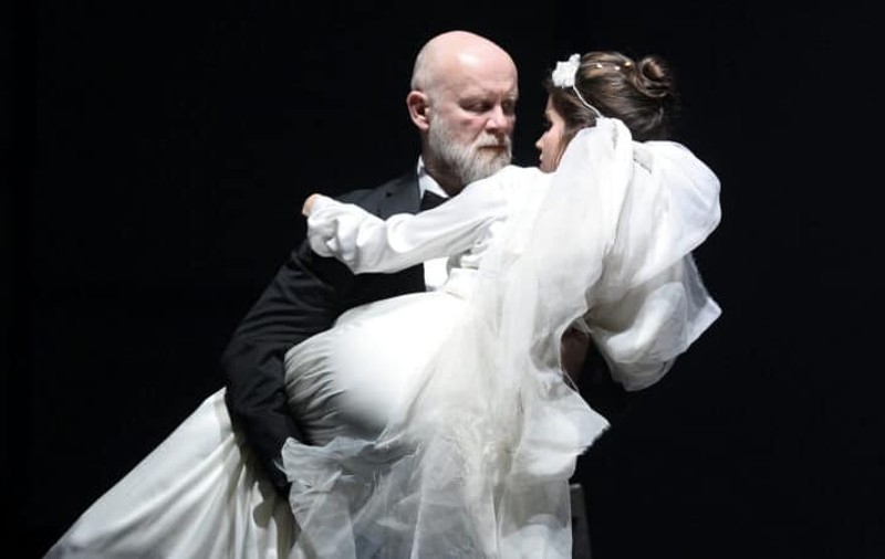 Doi actori maghiari au fost grav răniți, după ce au căzut de la balcon, în timpul piesei „Romeo și Julieta”, la Teatrul Național din Budapesta