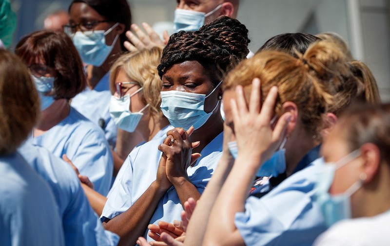 Epidemia COVID accelerează din nou în mai multe țări. Din Bulgaria până în Israel, autoritățile revin la restricții