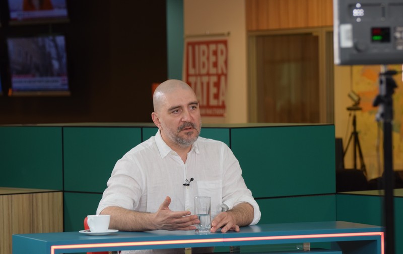 VIDEO/ Răzvan Exarhu a răspuns la Kestionarul Morning Glory, pe care îl aplică el pe invitații de la Rock FM