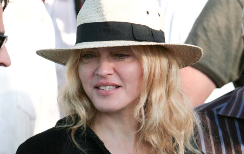 Madonna poate s-o adopte pe Mercy