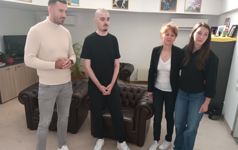 În lupta cu cancerul, Alex, fiul a doi foști canotori, are nevoie de 250.000 de euro pentru a fi tratat în Turcia. Imunoterapia este șansa salvatoare văzută de oncologi de la Istanbul