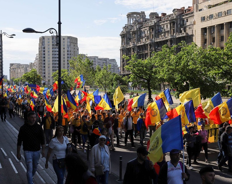 REPORTAJ. Protest AUR în București. Ce s-a strigat și cum s-a derulat manifestația