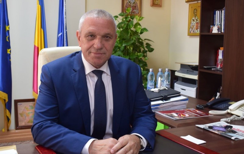 Preşedintele Consiliului Judeţean Botoşani, în izolare la domiciliu, după ce a intrat în contact cu şeful ISU, infectat cu COVID-19