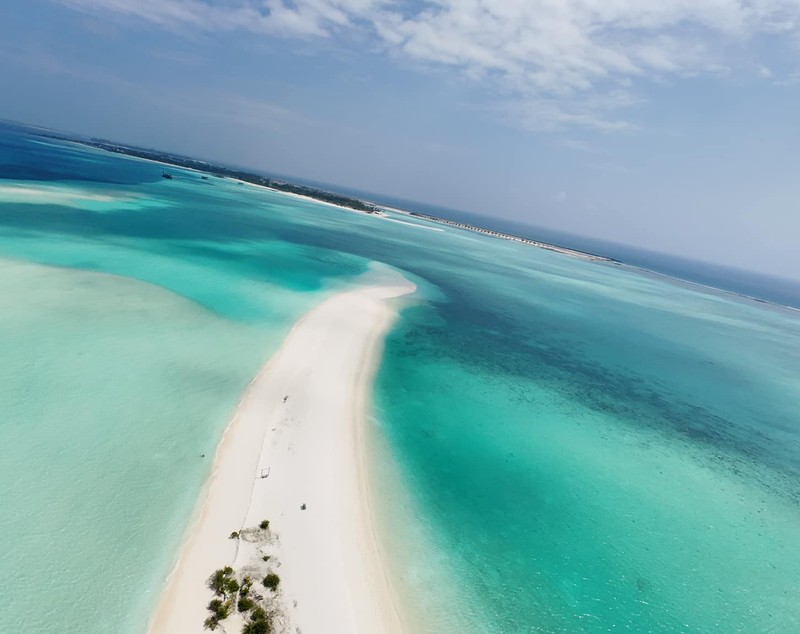 Ce s-a întâmplat în vacanța Corinei Caragea în Maldive. Prezentatoarea s-a plâns fanilor: „E sezon uscat acum. Cică”